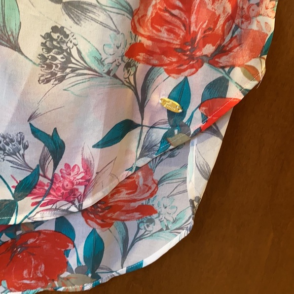 Guess vtg red & green floral button down - Picture 4 of 8